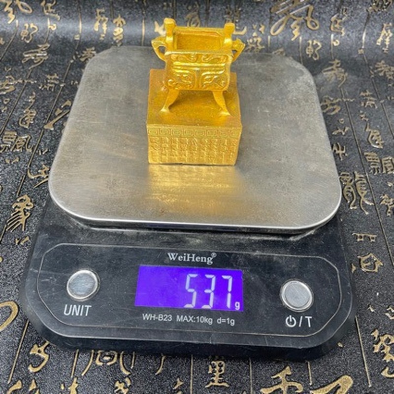 Gilt copper seal ornaments, an - đánh giá và giá Vintage Collectible Market
